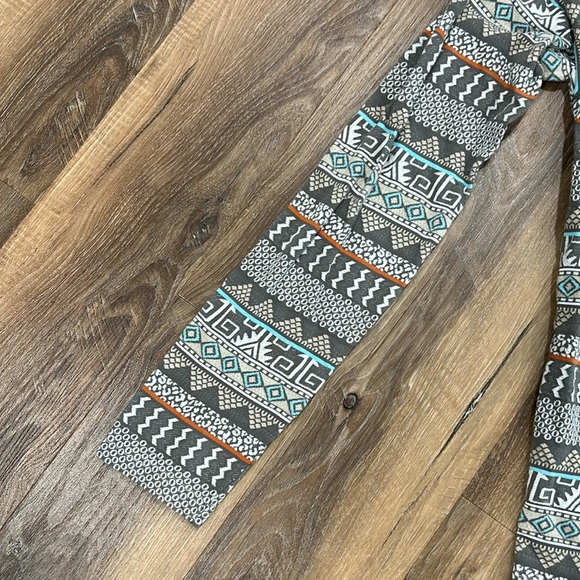 Free Planet 100% cotton Aztec pattern hoodie sweatshirt size Medium gray - Picture 13 of 14